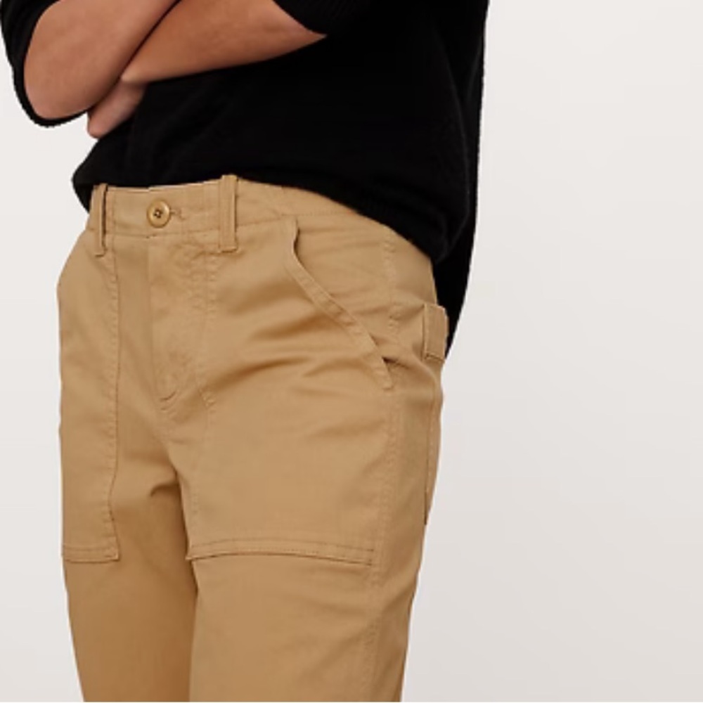 NWT Banana Republic Mid-Rise Slim Cargo Cotton Pant in Khaki Tan Size 6 copy - Picture 2 of 11